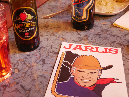 Jarlis, Järlåsa